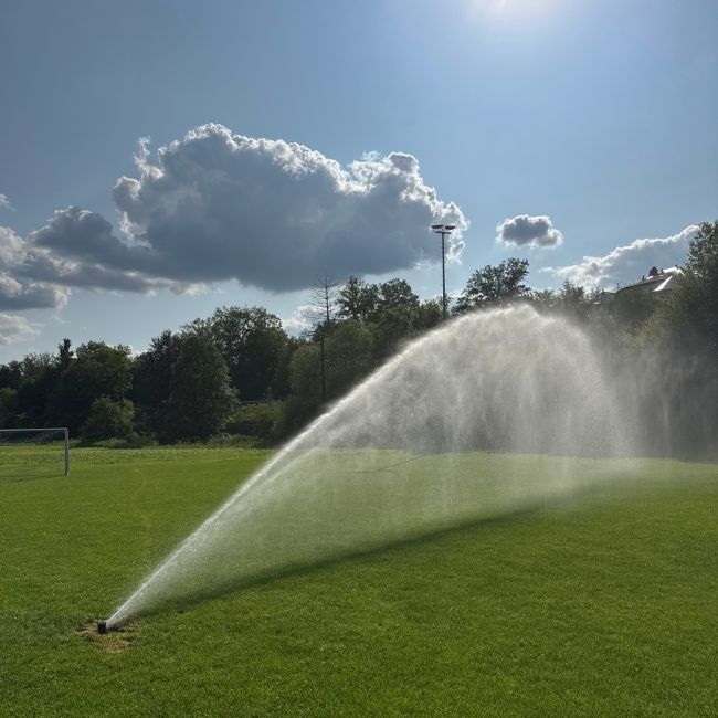 sportplatzberegnung-stuttgart Eine Sportplatzberegnung die den Fussballplatz in Stuttgart beregnet